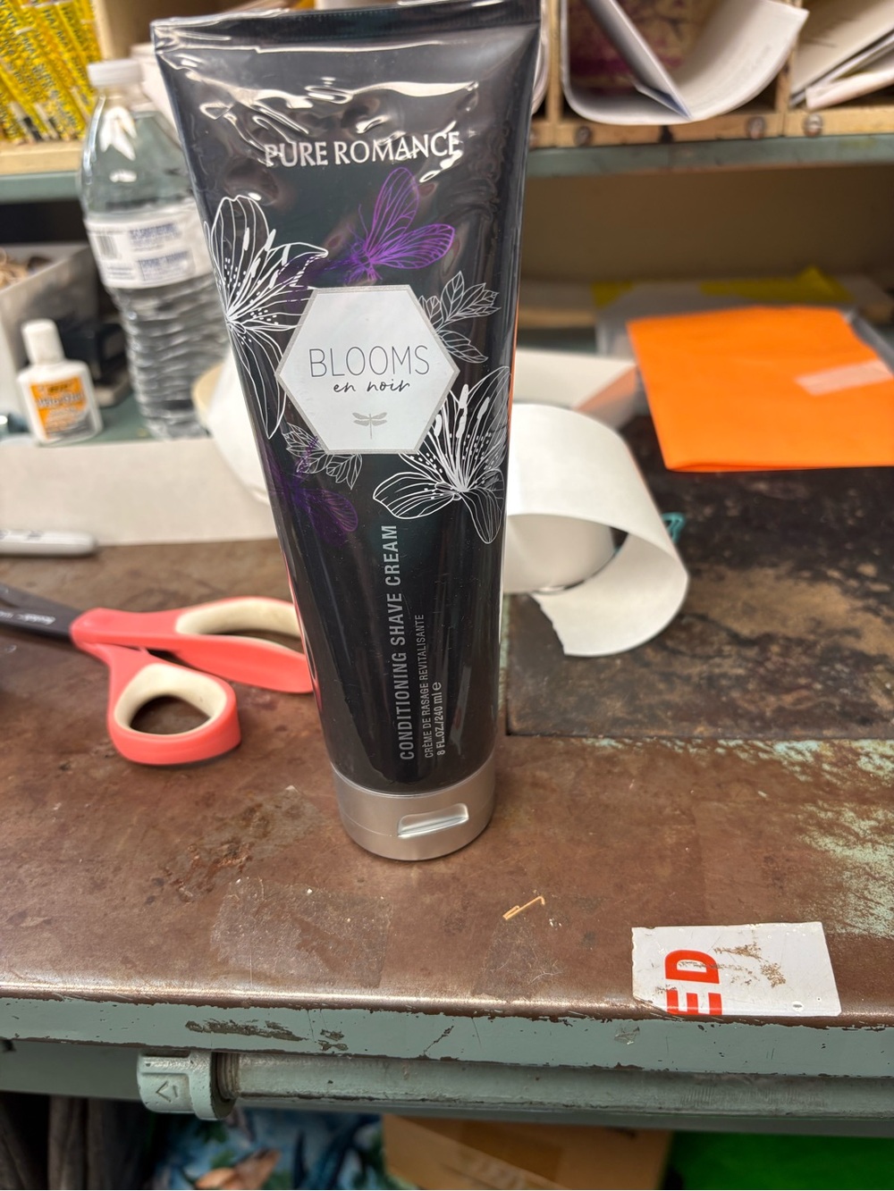 Pure Romance Conditioning Shave Cream - Blooms en Noir